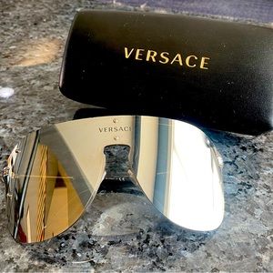 Versace mirrored lense sunglasses 2180 (RARE)
